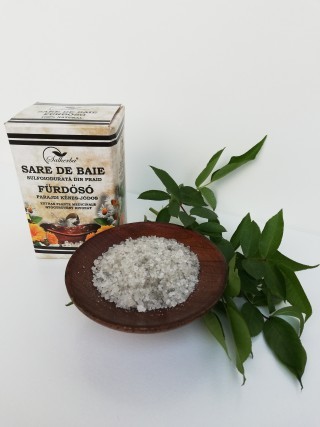 Badesalz mit Heilkräutern